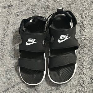 Women’s Athletic Nike Black Sandals